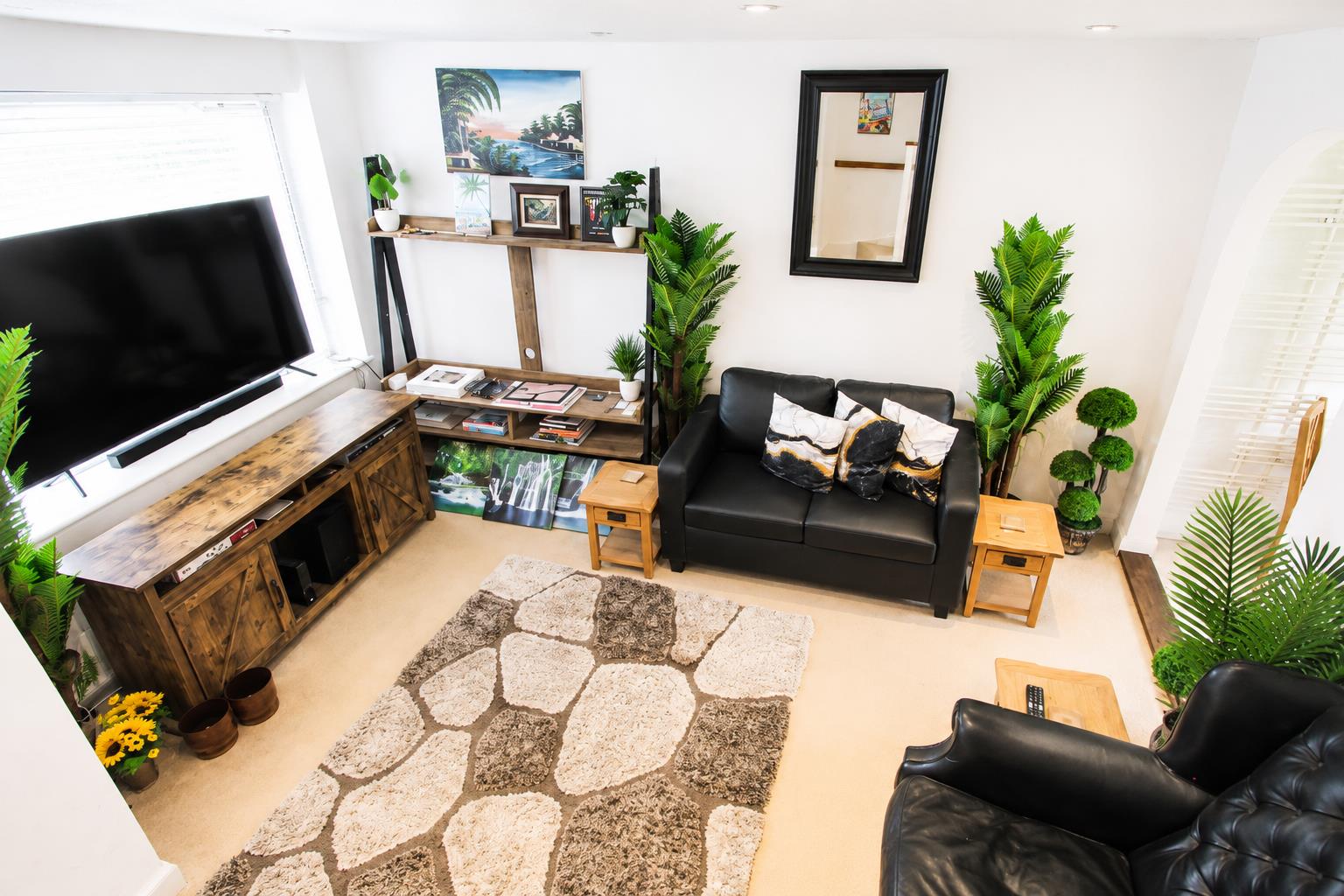 2 bed property in Village Row, Sutton